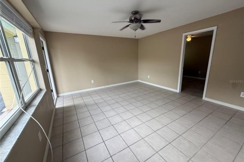 Apartment in South Pasadena, Florida 1 bedroom, 55.74 sq.m. № 1910986 - photo 5