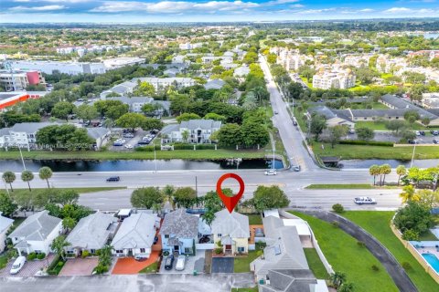 House in Miami Gardens, Florida 3 bedrooms, 141.21 sq.m. № 1948436 - photo 26