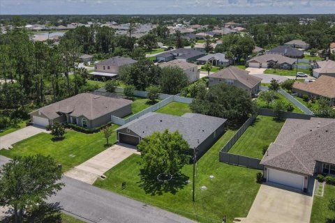 House in Palm Coast, Florida 4 bedrooms, 176.42 sq.m. № 1789933 - photo 10