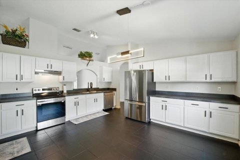 House in Palm Coast, Florida 4 bedrooms, 176.42 sq.m. № 1789933 - photo 13