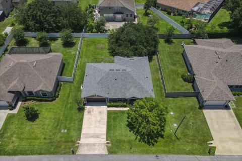 House in Palm Coast, Florida 4 bedrooms, 176.42 sq.m. № 1789933 - photo 11