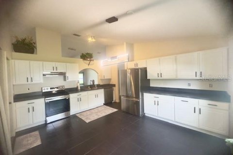 House in Palm Coast, Florida 4 bedrooms, 176.42 sq.m. № 1789933 - photo 3