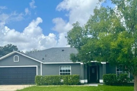 House in Palm Coast, Florida 4 bedrooms, 176.42 sq.m. № 1789933 - photo 1