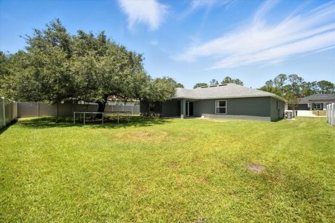 House in Palm Coast, Florida 4 bedrooms, 176.42 sq.m. № 1789933 - photo 7