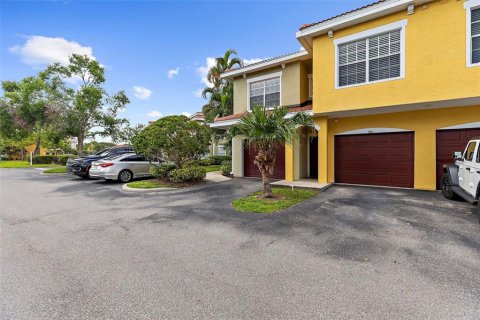 Adosado en alquiler en Sarasota, Florida, 3 dormitorios, 129.6 m2 № 2214138 - foto 4