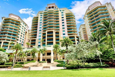 Condo in Palm Beach Gardens, Florida, 2 bedrooms  № 2086515 - photo 1