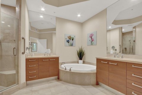 Condo in Palm Beach Gardens, Florida, 2 bedrooms  № 2086515 - photo 21