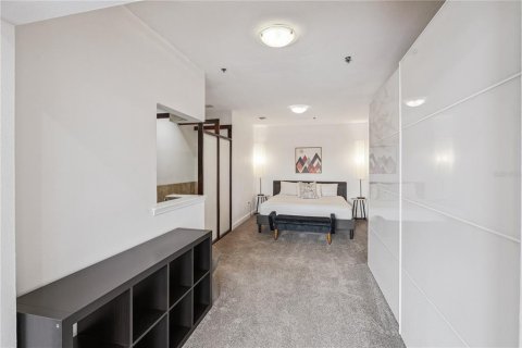 Condo in Orlando, Florida, 2 bedrooms  № 2201944 - photo 18