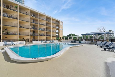 Condo in Orlando, Florida, 2 bedrooms  № 2201944 - photo 26