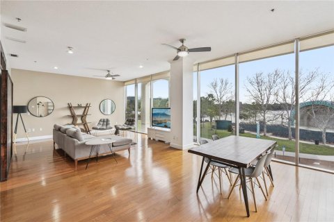 Condo in Orlando, Florida, 2 bedrooms  № 2201944 - photo 8
