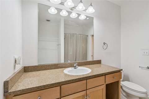 Condo in Orlando, Florida, 2 bedrooms  № 2201944 - photo 24