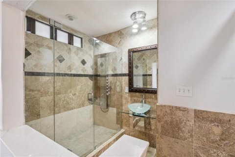Condo in Orlando, Florida, 2 bedrooms  № 2201944 - photo 20