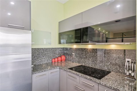 Condo in Orlando, Florida, 2 bedrooms  № 2201944 - photo 17