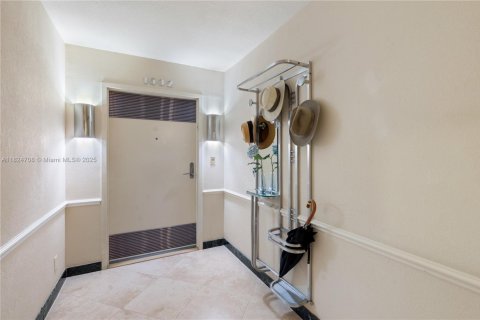 Copropriété à vendre à Fort Lauderdale, Floride: 6 chambres, 455.41 m2 № 2012159 - photo 4