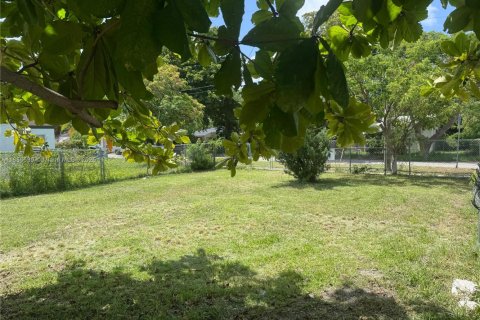 Land in Miami, Florida № 1881566 - photo 3