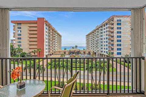 Condo in Hillsboro Beach, Florida, 2 bedrooms  № 1968325 - photo 7