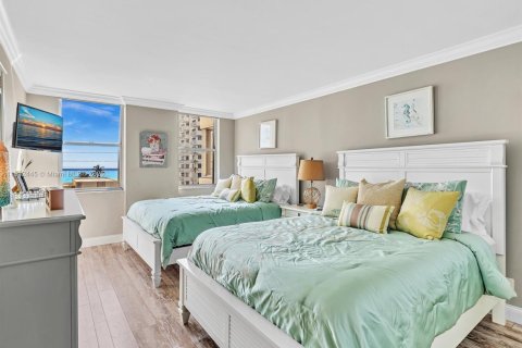 Condo in Hillsboro Beach, Florida, 2 bedrooms  № 1968325 - photo 9