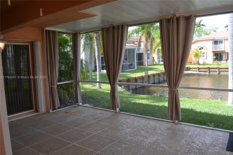 Villa ou maison à vendre à Hollywood, Floride: 3 chambres, 129.97 m2 № 1705873 - photo 20