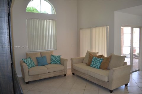 Villa ou maison à vendre à Hollywood, Floride: 3 chambres, 129.97 m2 № 1705873 - photo 5