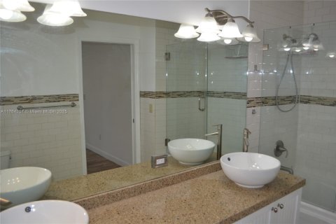 Villa ou maison à vendre à Hollywood, Floride: 3 chambres, 129.97 m2 № 1705873 - photo 29