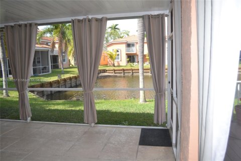 Villa ou maison à vendre à Hollywood, Floride: 3 chambres, 129.97 m2 № 1705873 - photo 21