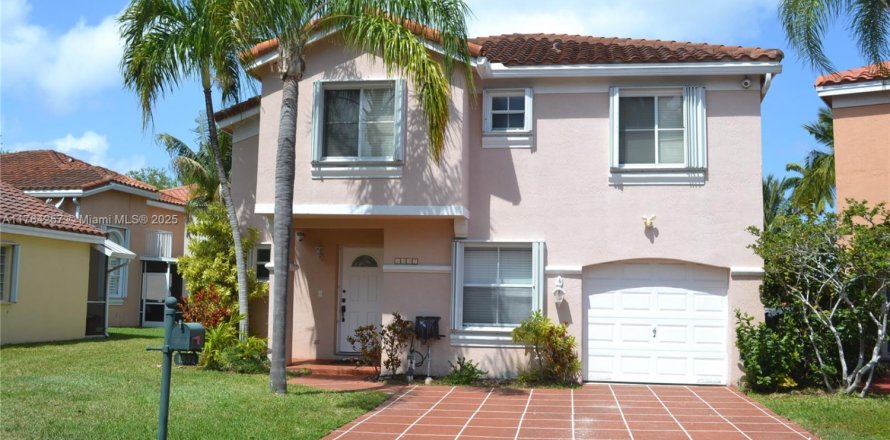Villa ou maison à Hollywood, Floride 3 chambres, 129.97 m2 № 1705873