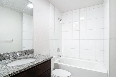 Купить виллу или дом в Порт-Шарлотт, Флорида 9 комнат, 150.22м2, № 1910777 - фото 18