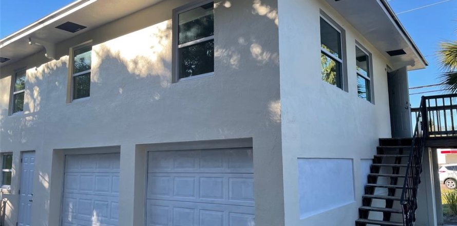 Villa ou maison à Saint Petersburg, Floride 3 chambres, 92.9 m2 № 758586