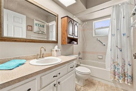 Villa ou maison à vendre à Palmetto, Floride: 3 chambres, 136.75 m2 № 2431108 - photo 25