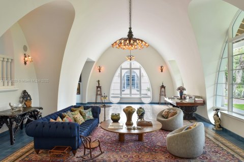 House in Pinecrest, Florida 8 bedrooms, 1116.96 sq.m. № 1967940 - photo 26