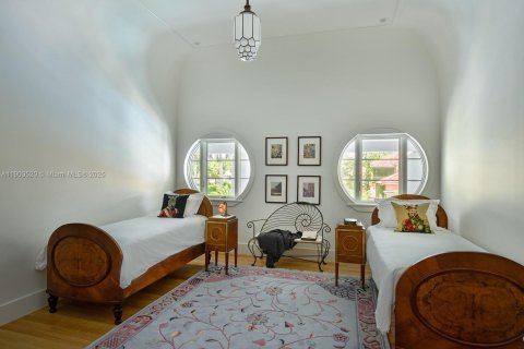 House in Pinecrest, Florida 8 bedrooms, 1116.96 sq.m. № 1967940 - photo 16