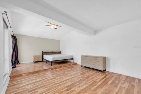 Condo in Madeira Beach, Florida, 1 bedroom  № 1622013 - photo 5