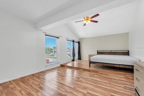 Condo in Madeira Beach, Florida, 1 bedroom  № 1622013 - photo 6