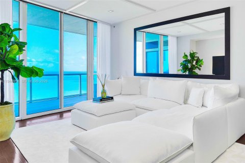 Condominio en alquiler en Miami Beach, Florida, 2 dormitorios, 163.23 m2 № 2054499 - foto 2