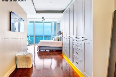 Condominio en alquiler en Miami Beach, Florida, 2 dormitorios, 163.23 m2 № 2054499 - foto 5