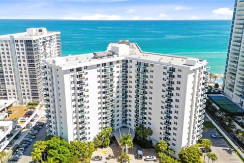 Condo in Hollywood, Florida, 1 bedroom № 2184757