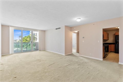 Condo in Hollywood, Florida, 1 bedroom № 2184757 - photo 19