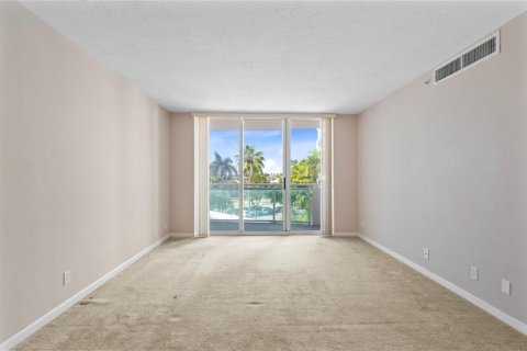 Condo in Hollywood, Florida, 1 bedroom № 2184757 - photo 20
