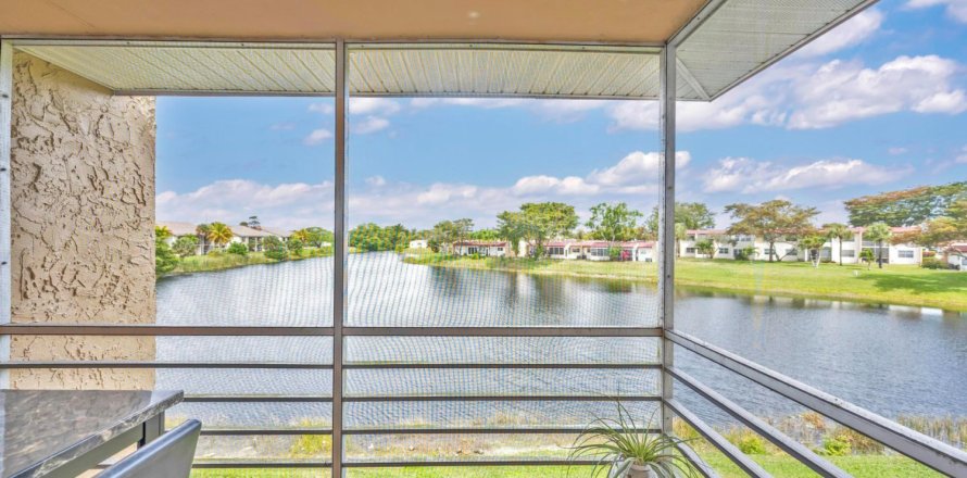 Кондоминиум с 1 спальней в Уэст-Палм-Бич, Флорида № 1093461