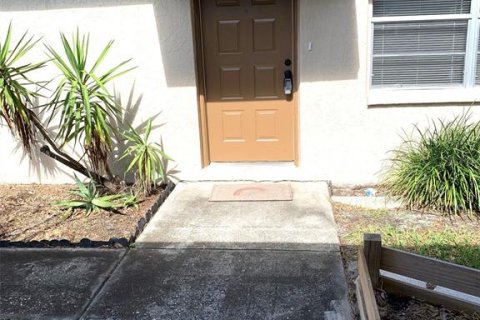 Commercial property in Saint Petersburg, Florida 4 bedrooms, 195.09 sq.m. № 2388700 - photo 3