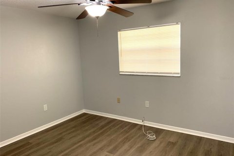 Commercial property in Saint Petersburg, Florida 4 bedrooms, 195.09 sq.m. № 2388700 - photo 13