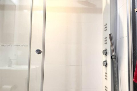 Купить таунхаус в Дорал, Флорида 3 спальни, 150.32м2, № 1971310 - фото 16