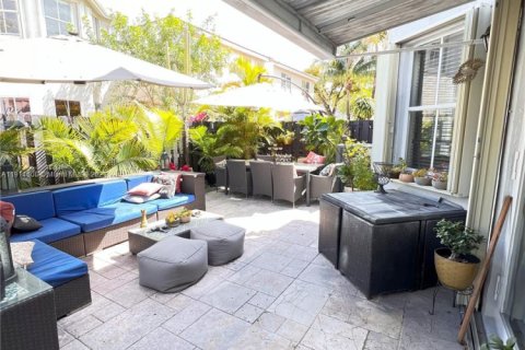 Купить таунхаус в Дорал, Флорида 3 спальни, 150.32м2, № 1971310 - фото 23