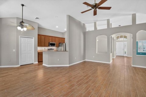 House in Holiday, Florida 4 bedrooms, 228.73 sq.m. № 2314154 - photo 15
