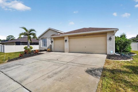 House in Holiday, Florida 4 bedrooms, 228.73 sq.m. № 2314154 - photo 6