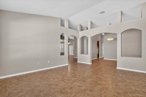 House in Holiday, Florida 4 bedrooms, 228.73 sq.m. № 2314154 - photo 8