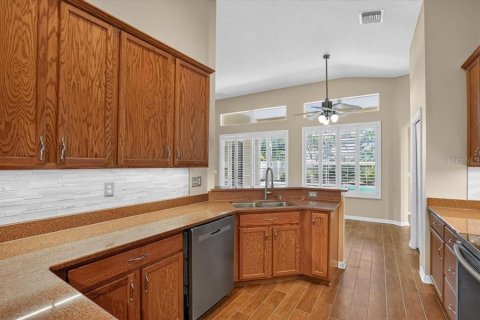 House in Holiday, Florida 4 bedrooms, 228.73 sq.m. № 2314154 - photo 21