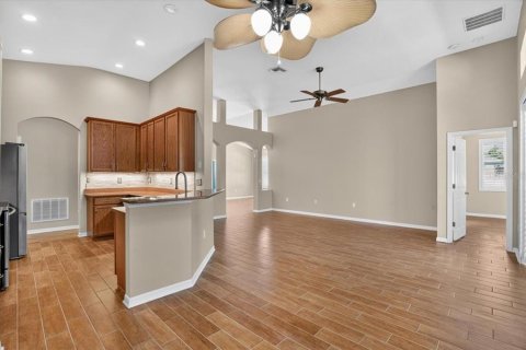 House in Holiday, Florida 4 bedrooms, 228.73 sq.m. № 2314154 - photo 17
