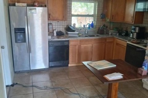 House in Saint Petersburg, Florida 4 bedrooms, 102.19 sq.m. № 2207789