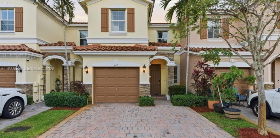 Adosado en Plantation, Florida 3 dormitorios, 161.84 m2 № 1993770